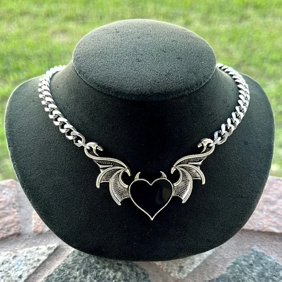 Black enamel heart with bat wings & devil horns valentine goth choker necklace - Picture 10 of 14